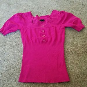 Sweater, with short sleeve.